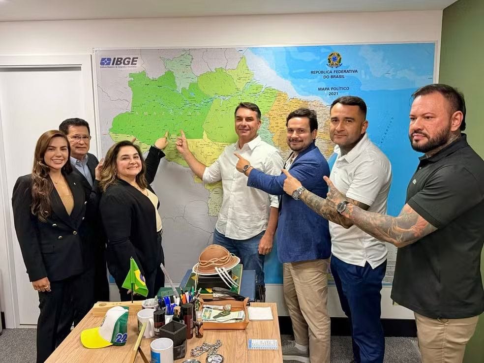 Maria do Carmo se cala e evita defender Bolsonaro após escândalo de Flávio com o Banco Master