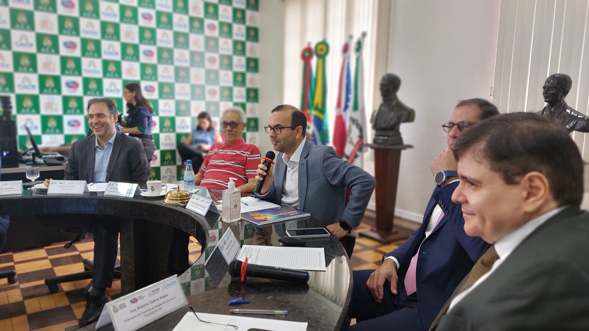 ACA denuncia ao MPF e MPAM blogueiro por práticas xenofóbicas